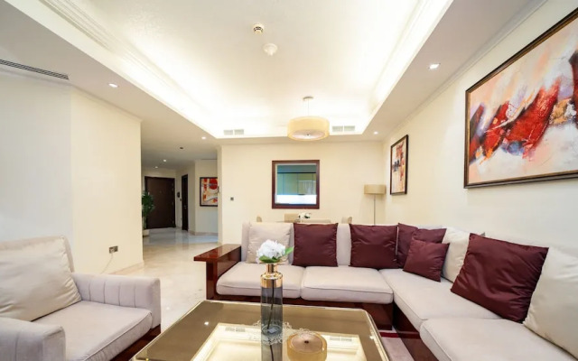 Spacious One Bedroom with Beach Access