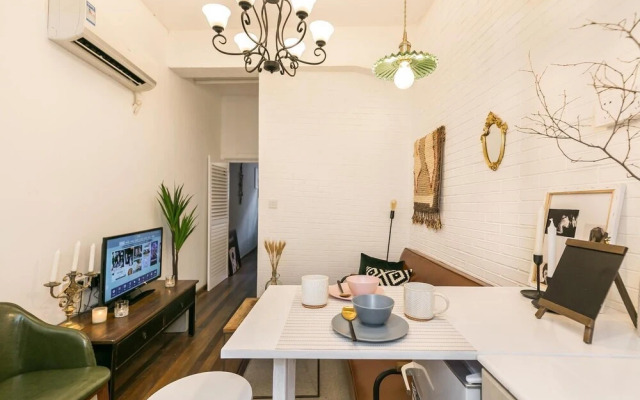 Le Mansion Apartment