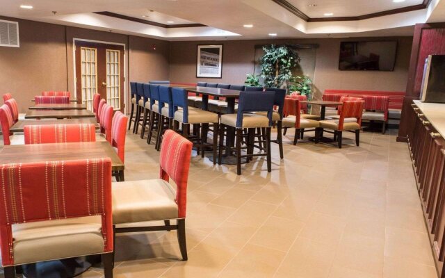 Comfort Suites Newark - Harrison