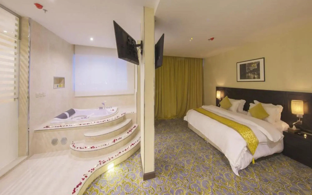Rollins Hotel