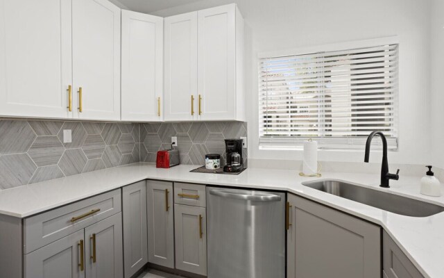 CozySuites TPC Scottsdale Parking & Pool