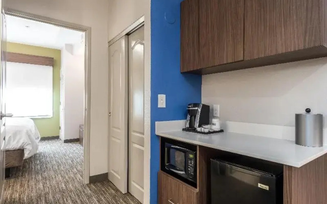Holiday Inn Express & Suites LaGrange