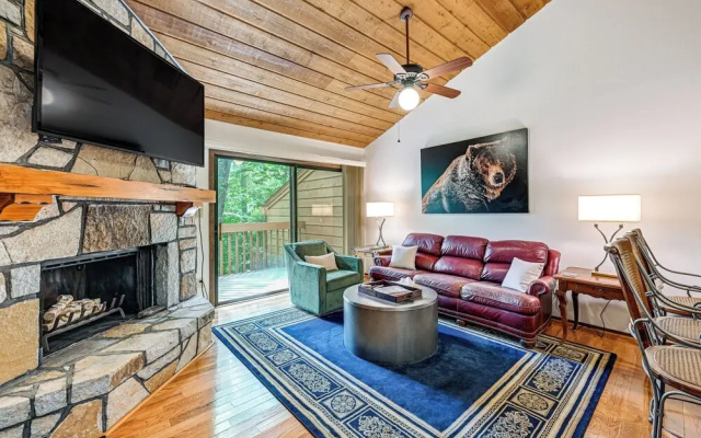 1 Mi to Fairfield Lake: Serene Sapphire Retreat