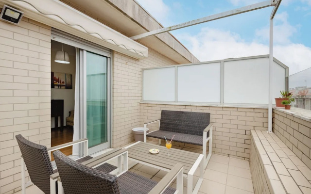 Espinho Retreat with Balcony