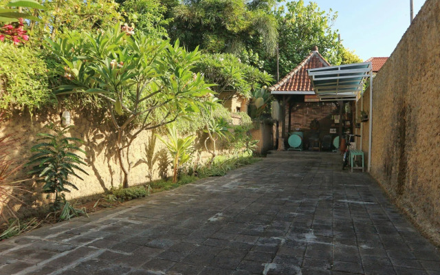 Louto Dmell Guesthouse