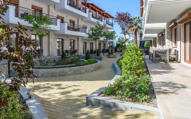 Apanemia Apartments by Flegra
