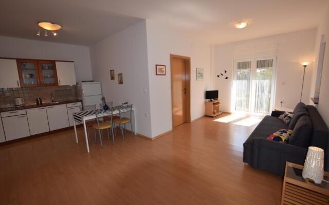 Apartment Lana 5 Pers
