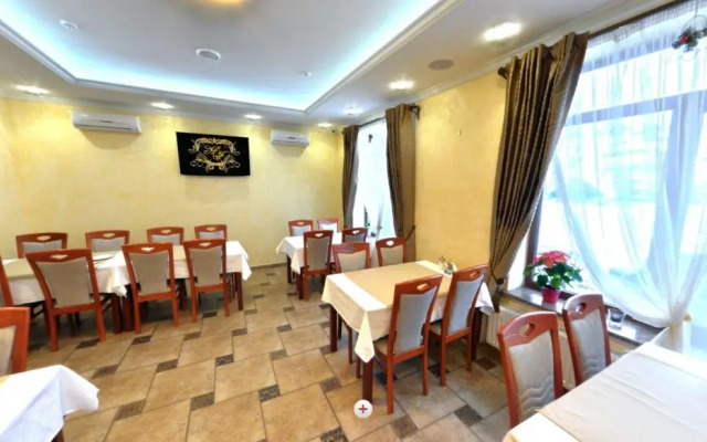 Hotel Forward Pool&Sauna