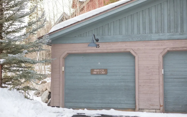 13 In The Pines 3 Bedroom Townhouse by RedAwning