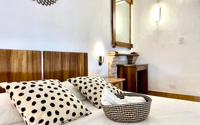 Paseo Colonial - Sanctuary 2