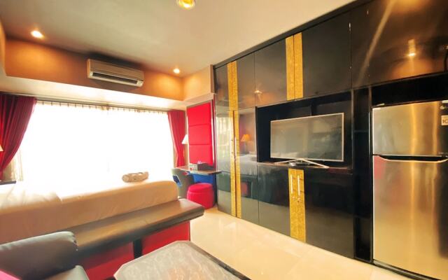 Clean And Comfy Studio Room At Tamansari La Grande Apartment