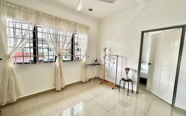 Ipoh Deluxe Family Home by Verve (14 Pax) EECH04