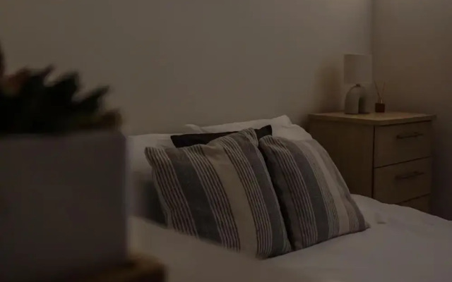 City Centre Chic Apartment With 2 Bedrooms