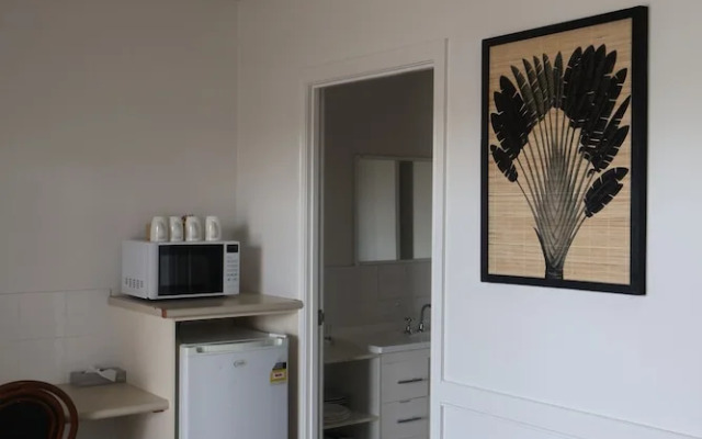 Park Avenue Hotel Motel