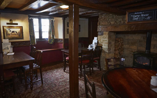 Queens Head Htl Milton Ernest