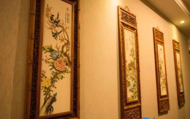 Junyi Hotel(Nanjing Jiangning Nanjing South Railway Station Wanda Store)