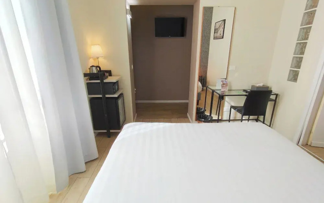 Nicole Suite