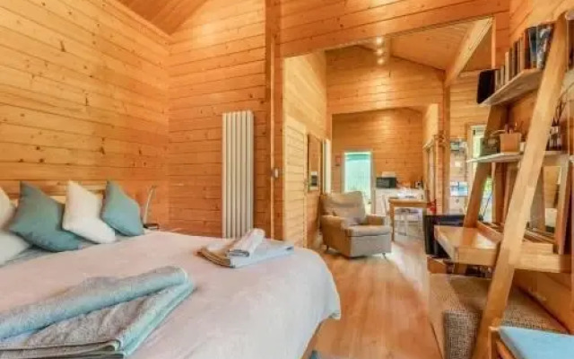 Violet Lodge