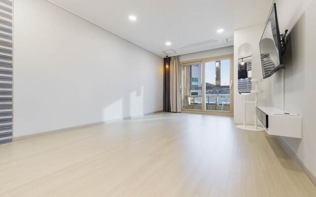 Yeosuya Hostel & Pension