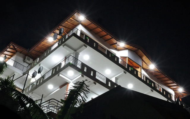 Kandyan Bluestar Villa