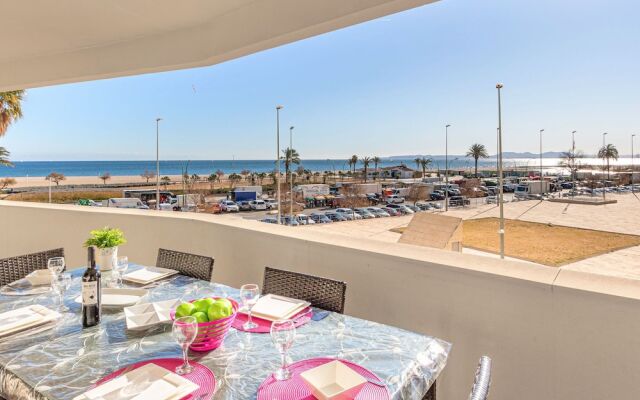 Apartment With sea Views With 3 Bedrooms and Pool