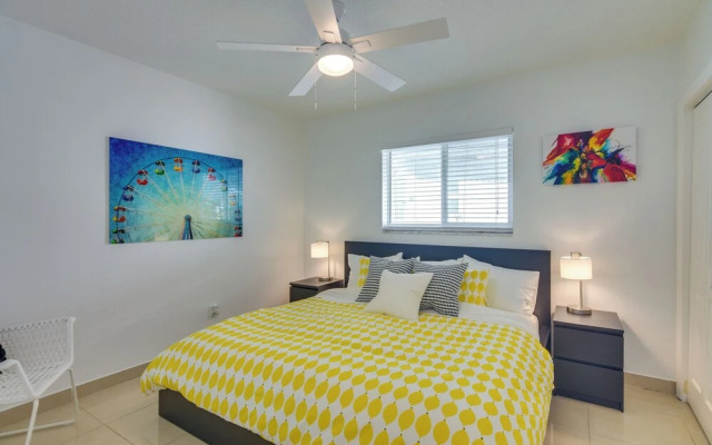 2 Mi to Ocean: Dog-friendly Hallandale Beach Condo