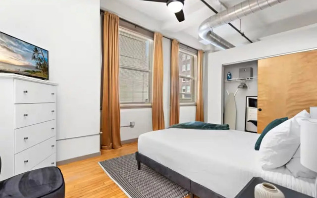 Cozy Bedroom Retreat in the Heart of Kansas City