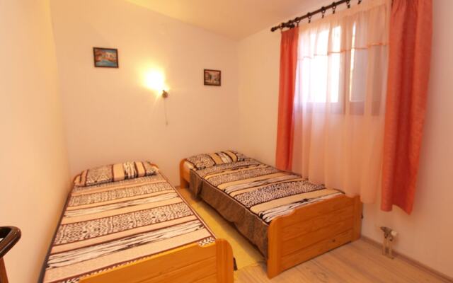 Apartments Vrcevan 811