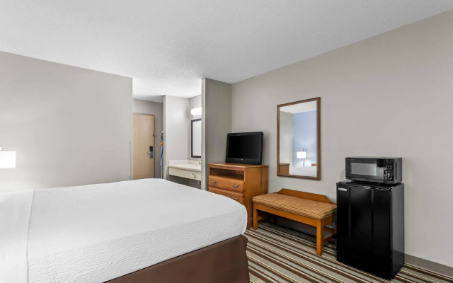 Super 8 by Wyndham Valdosta GA I-75