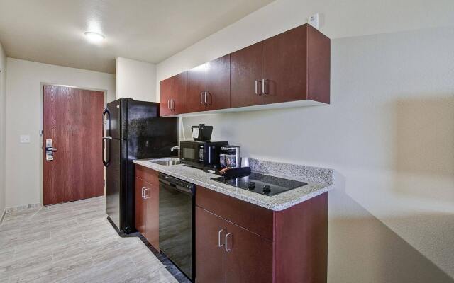 Cobblestone Hotel & Suites – Pulaski/Green Bay