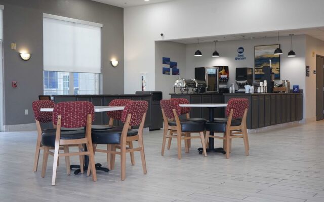 Best Western Lubbock West Inn & Suites