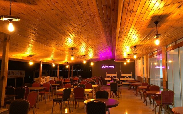 Yalim Hotel