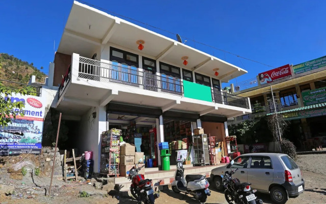 OYO 10932 Home Spacious Studio Mehragaon