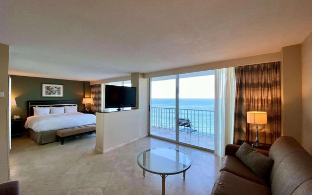 Radisson Suite Hotel Oceanfront