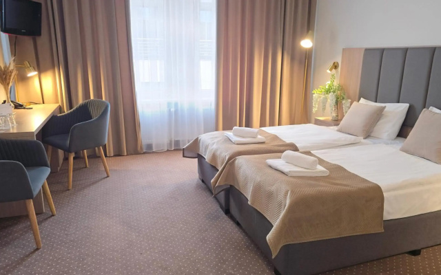 Lothus Hotel