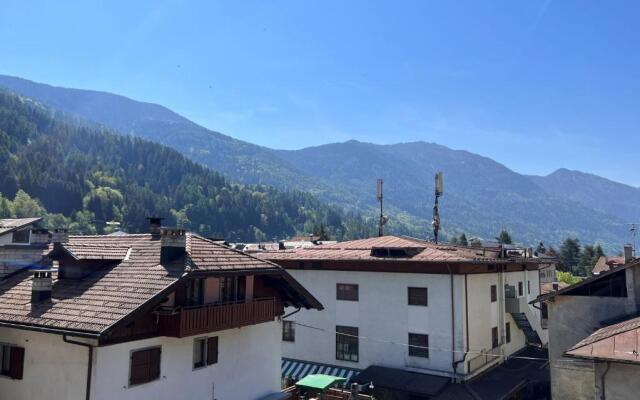 050 Trilocale in Centro, Pinzolo