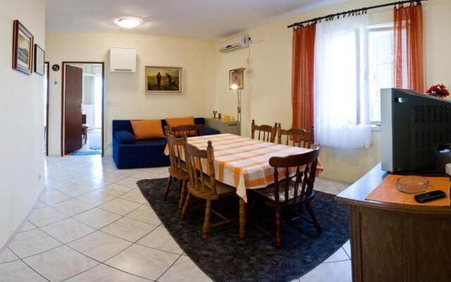 Apartments Sanda - 10 M from the beach