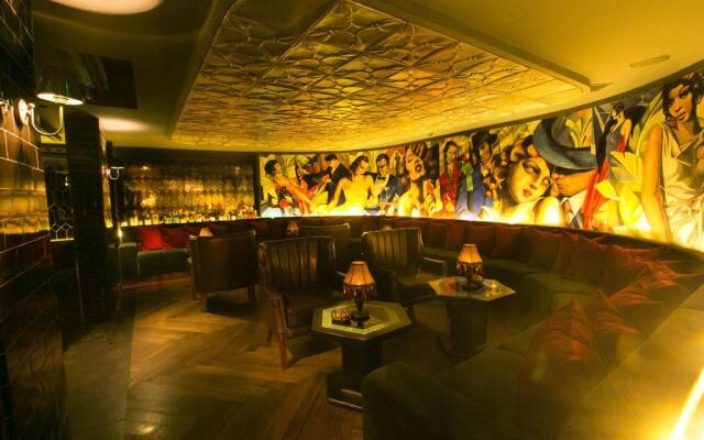 Double-Six Luxury Hotel