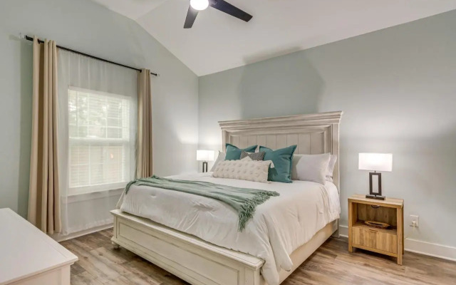 1 Mi to Dtwn: Pet-friendly Pensacola Getaway!