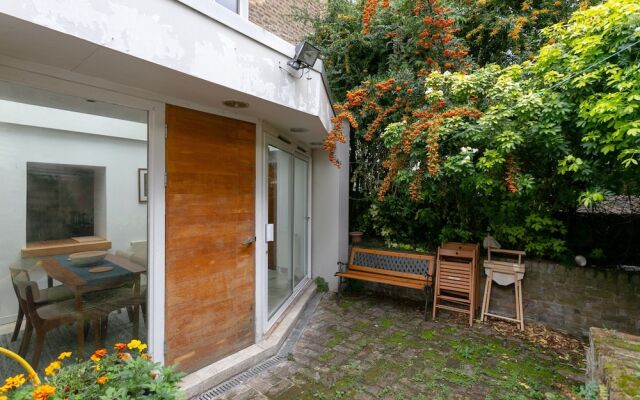 Fantastic and Bright 1 Bedroom Garden Flat