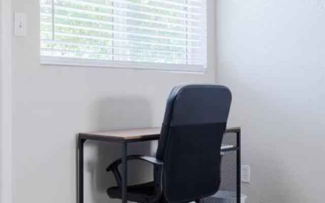 Pool, Old Town, King Bed, 2B/1B