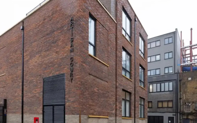 The Wembley Hideout - Stylish 2bdr Flat With Balcony