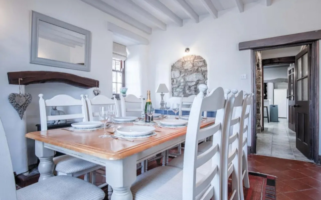 Tregoyr - 3 Bedroom Holiday Home - St Florence