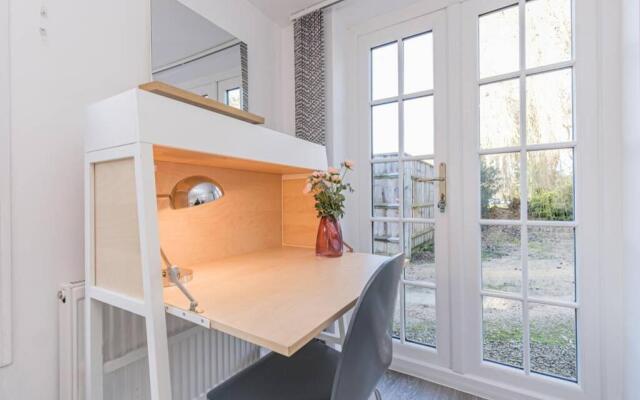 Oxford City Centre apartment with parking!