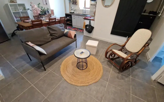 Apartment With Swimming Pool, Wifi