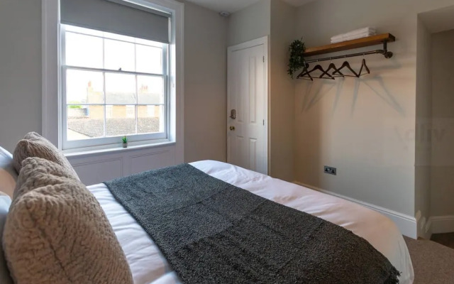 Stunning Sea View Georgian Retreat by Adliv