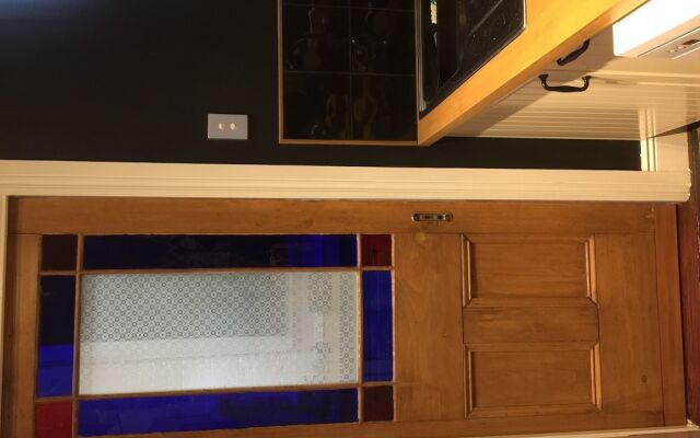 Chiltern Cottage and Indigo Suite – Guest Rooms – Chiltern