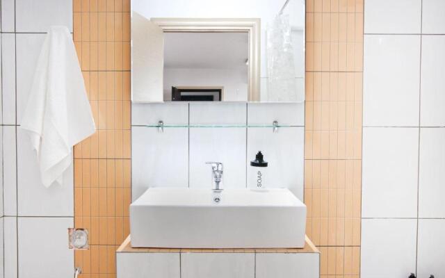 SilkFab Apartments