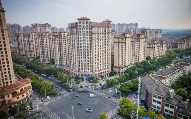 Yangjiang Gangwan Holiday Hotel