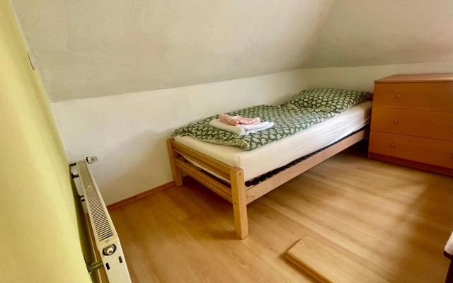 Biesdorf-verkehrsgünstig und ruhig